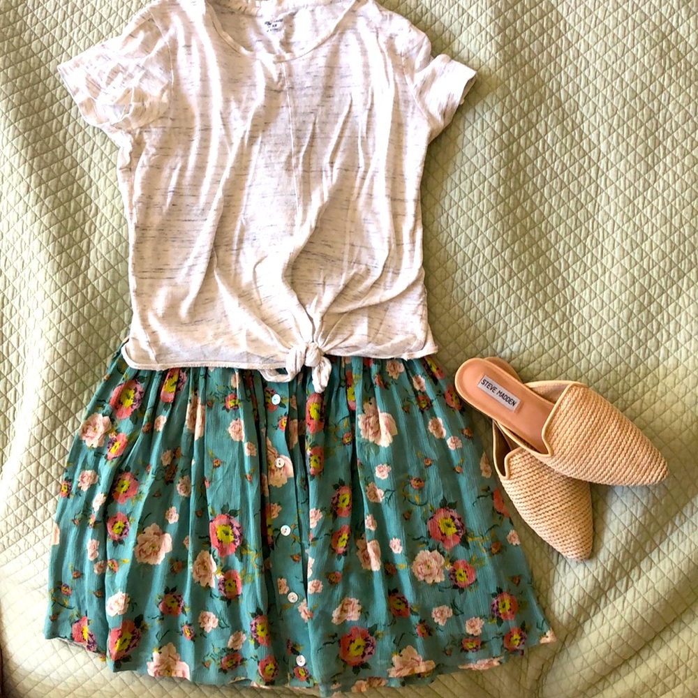 Mink Pink floral skirt size small